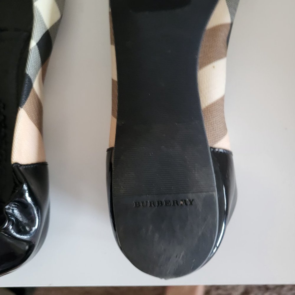 AUTHENTIC BURBERRY BALLET SHOES (PATENT LEATHER NOVA CHECK CANVAS - Picture 8 of 12